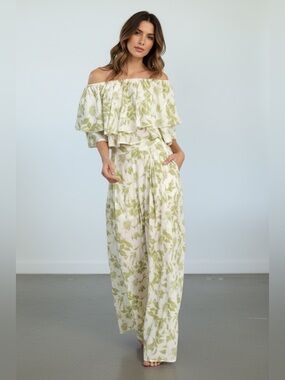 289. Off-Shoulder Green Floral two piece set pants and top